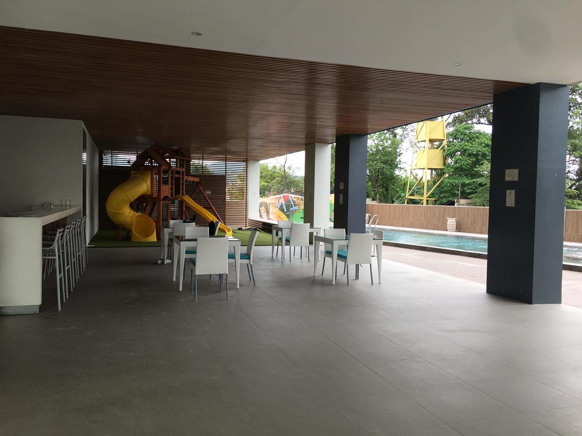 1 Bed Condominium 4*