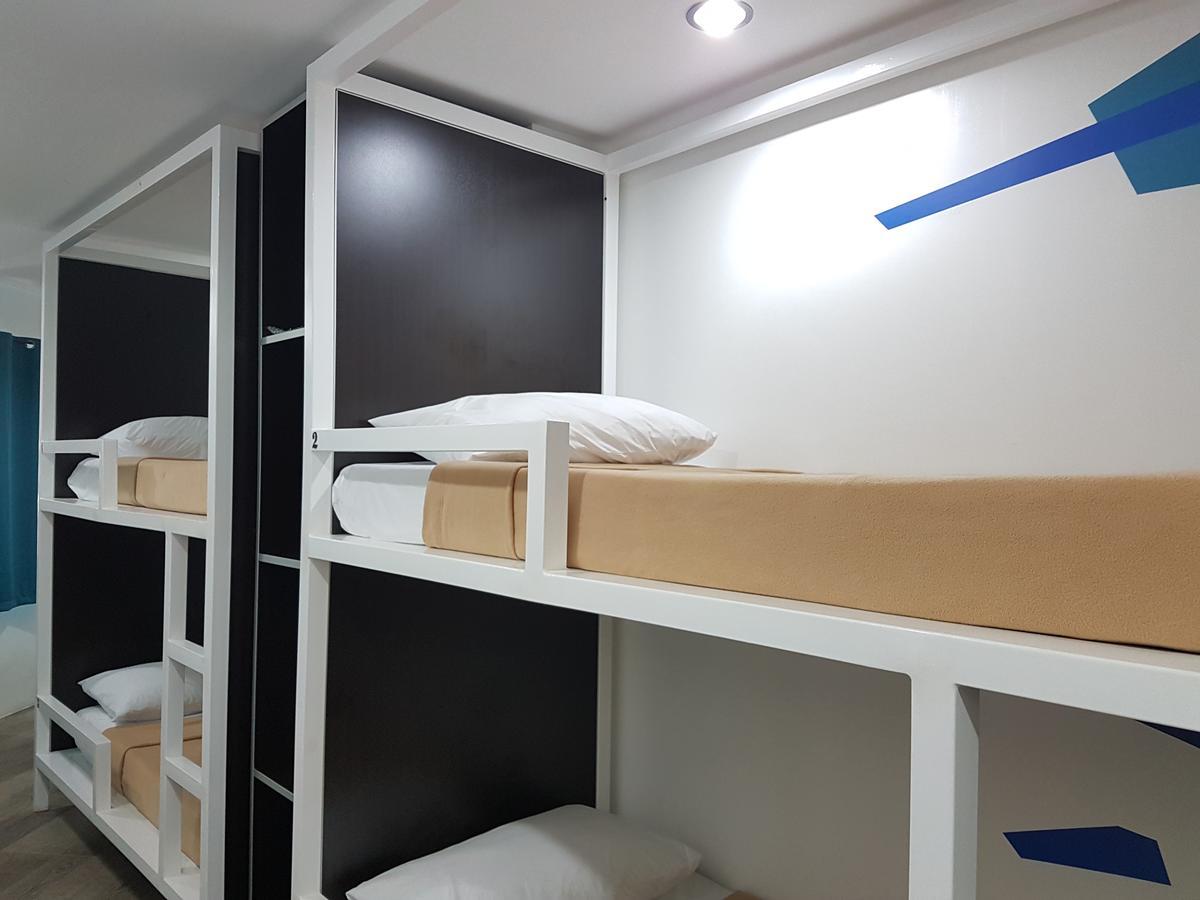 Hostel 1521