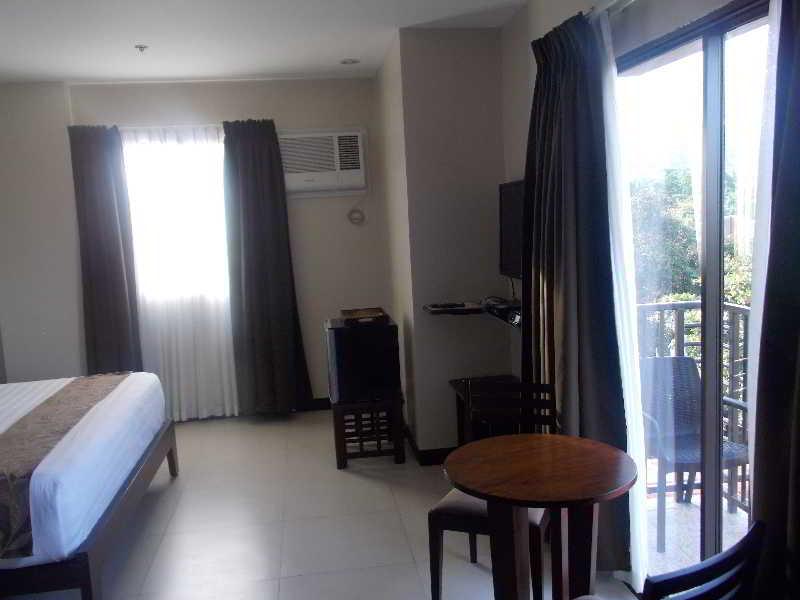 Main & Hotel