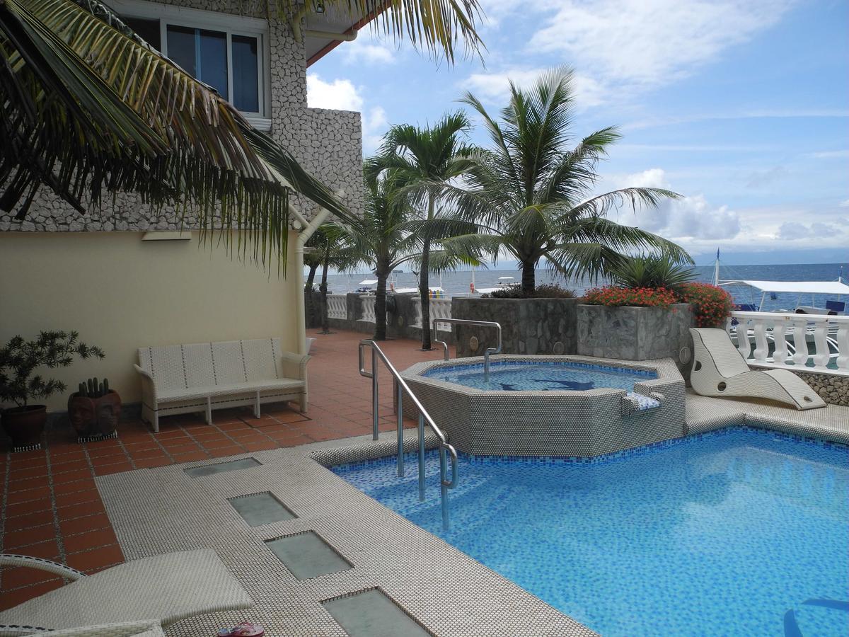 Oceanfront Paradise 3*