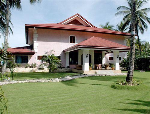 Flores Beachside 4*