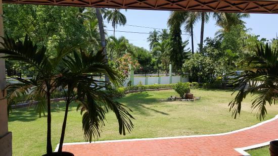 Flores Beachside Hotel Catmon
