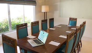 Chateau By The Sea Hotel 4*