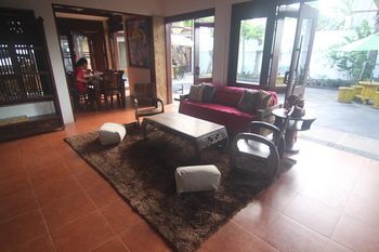 Ayo Homtel *