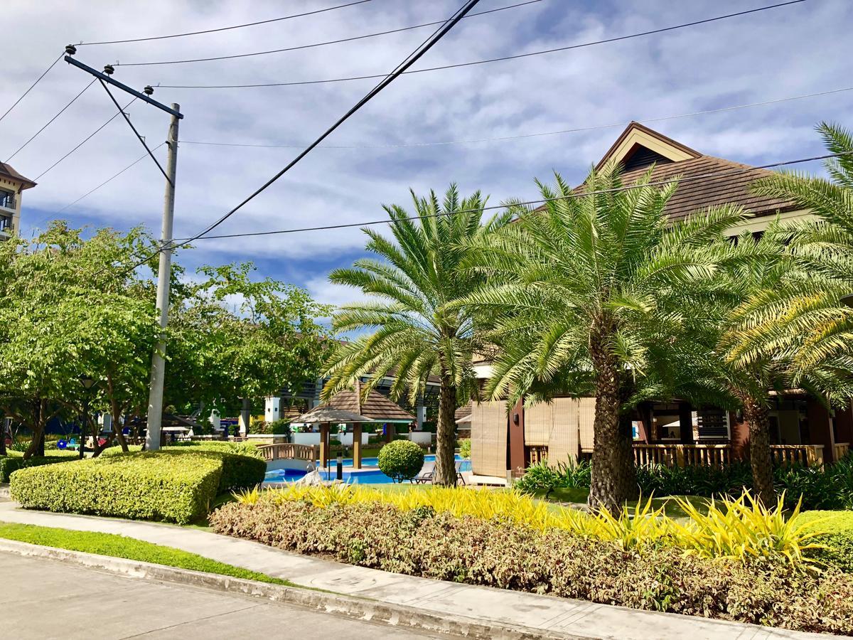 Bea's Space At One Oasis Condominium
