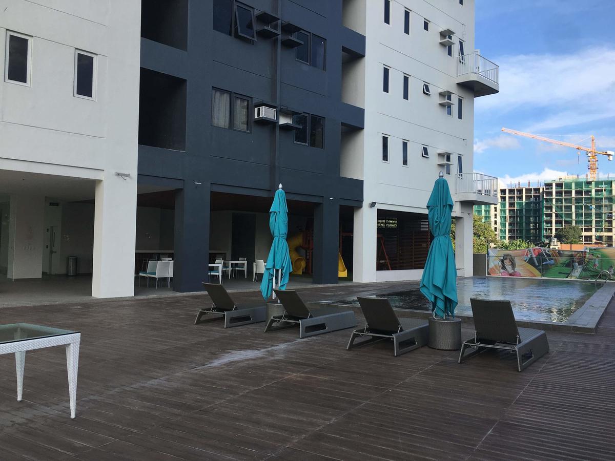 1 Bed Condominium