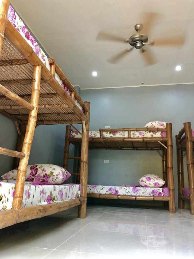 Lionfish Backpackers (adults Only)
