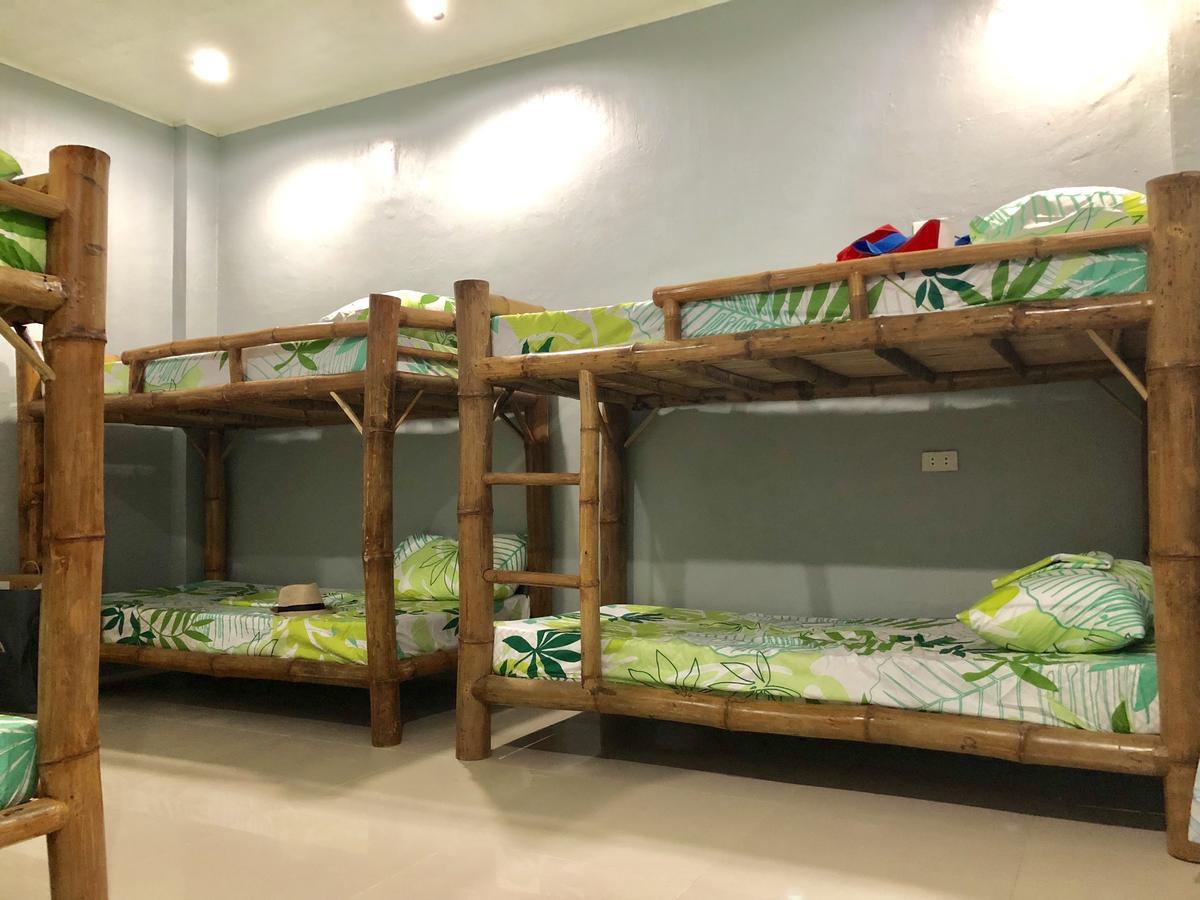 Lionfish Backpackers (adults Only) Hostel