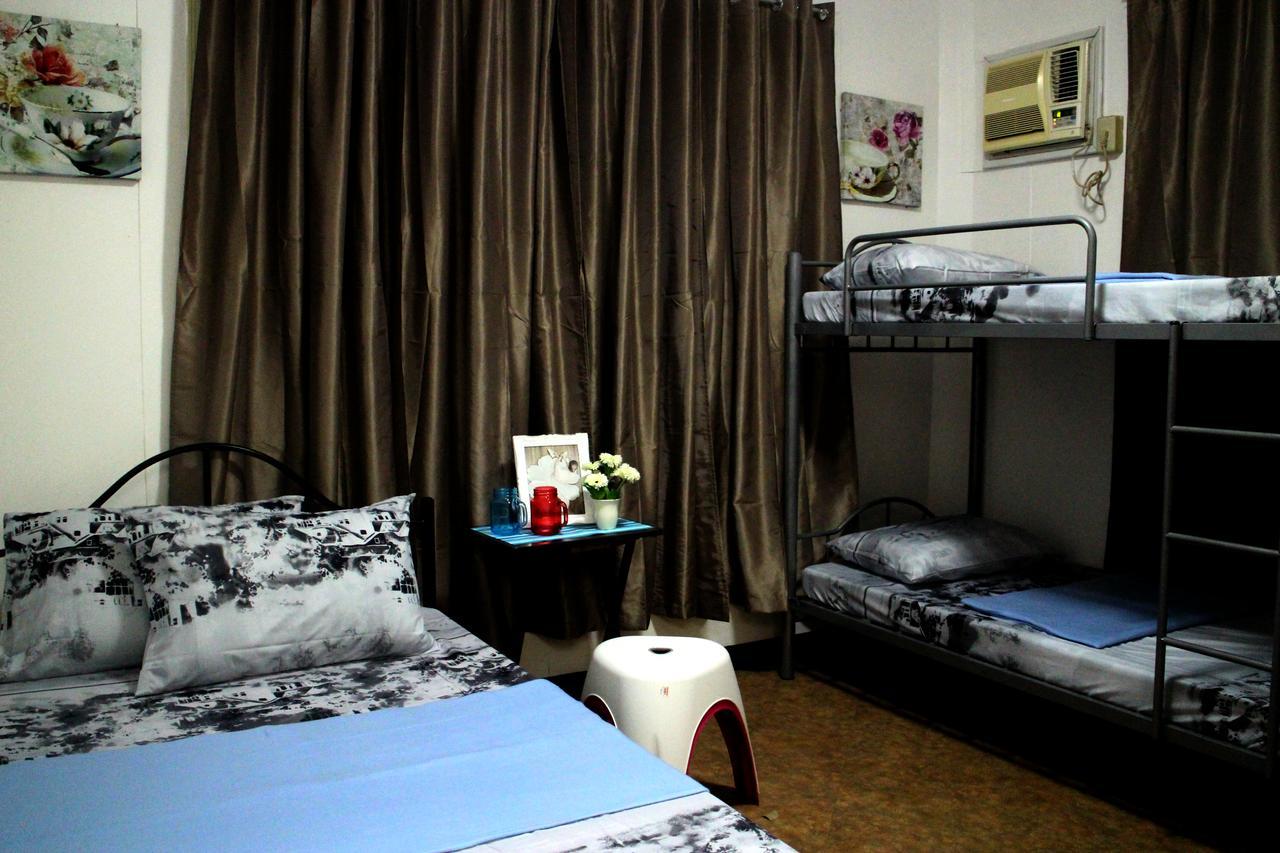 Food District Hostel Cebu