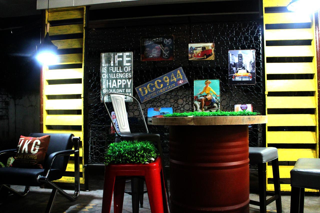 Food District Hostel