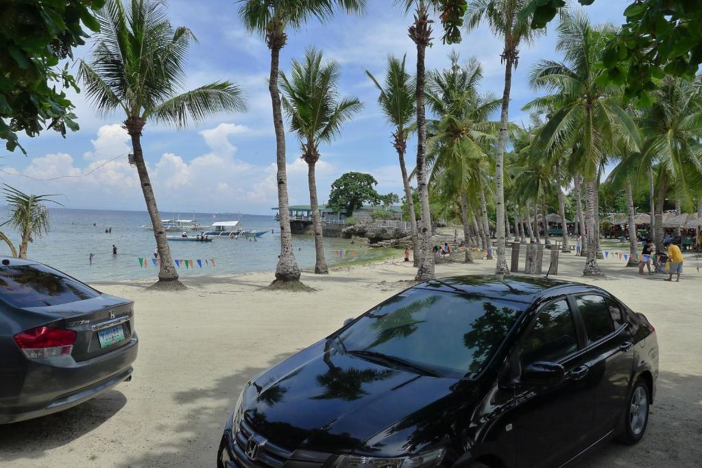 Bluefins Resort