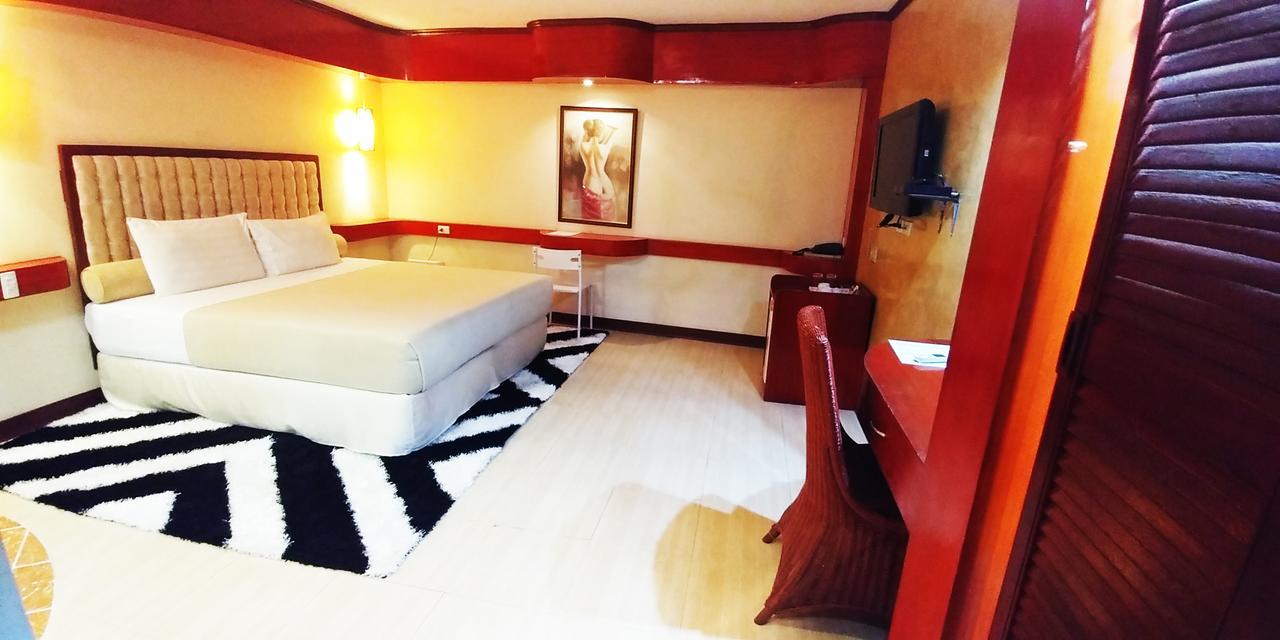 Hotel Cebu Dulcinea And Suites-mactan Airport Lapu-Lapu City