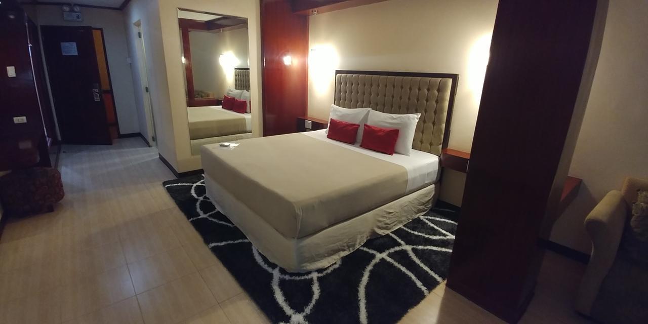 Cebu Dulcinea And Suites-mactan Airport 3*