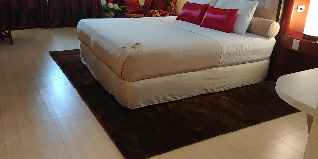 Hotel Cebu Dulcinea And Suites-mactan Airport 3*
