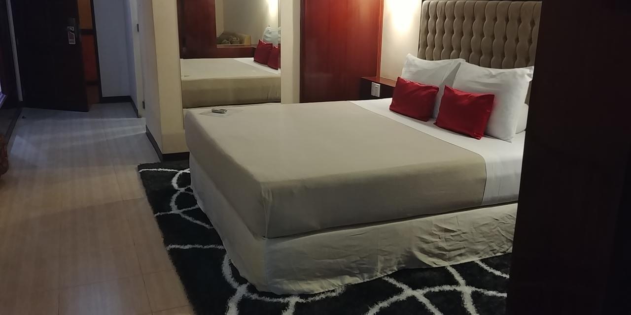 Hotel Cebu Dulcinea And Suites-mactan Airport 3*
