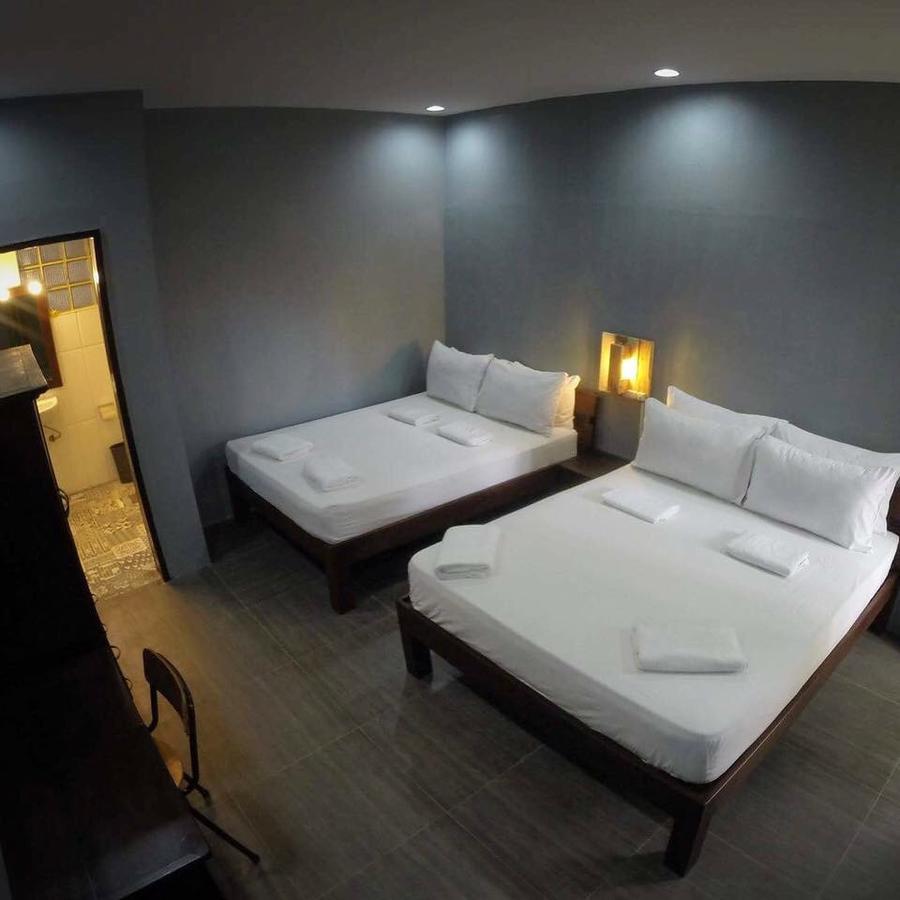 Seven Hostel *