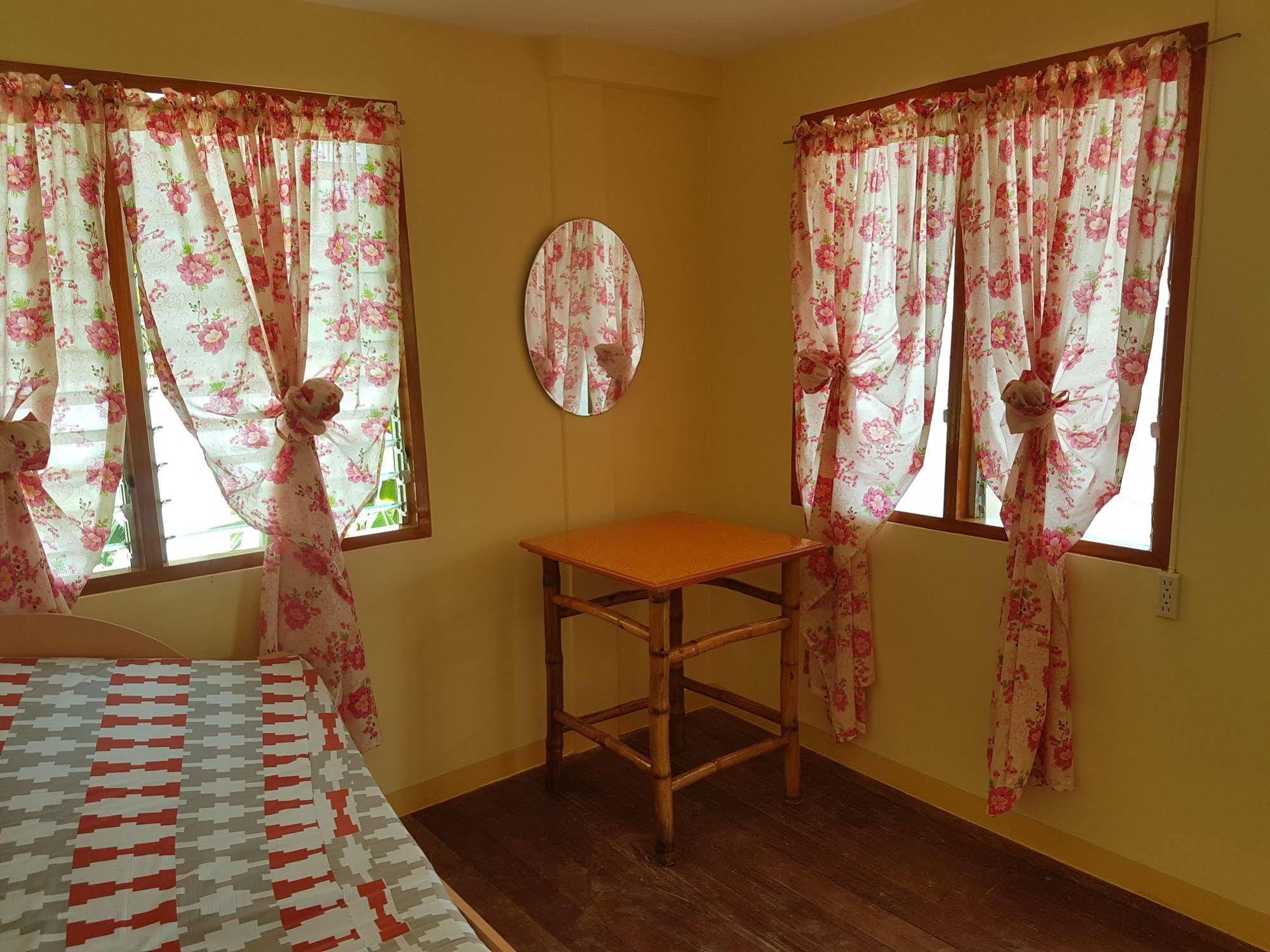 Lucci House Hotel 2*