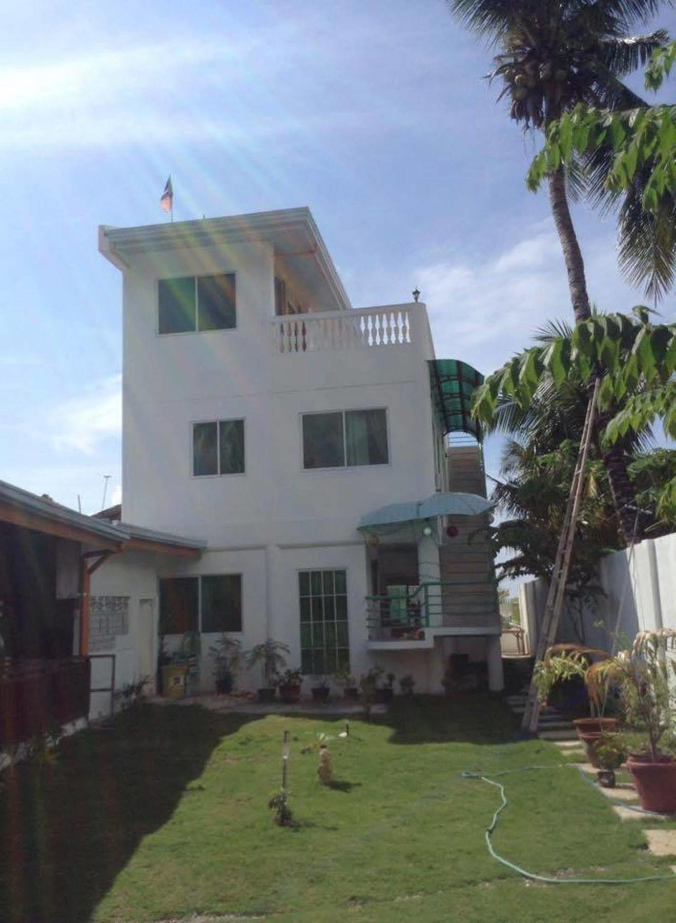 Bed & Breakfast Cronin Oslob