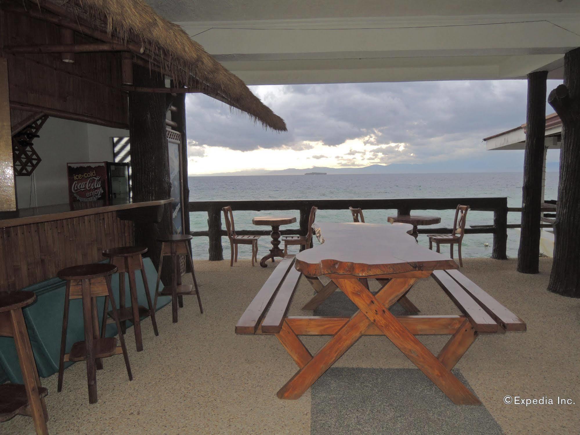 Love'S Beach & Dive Resort