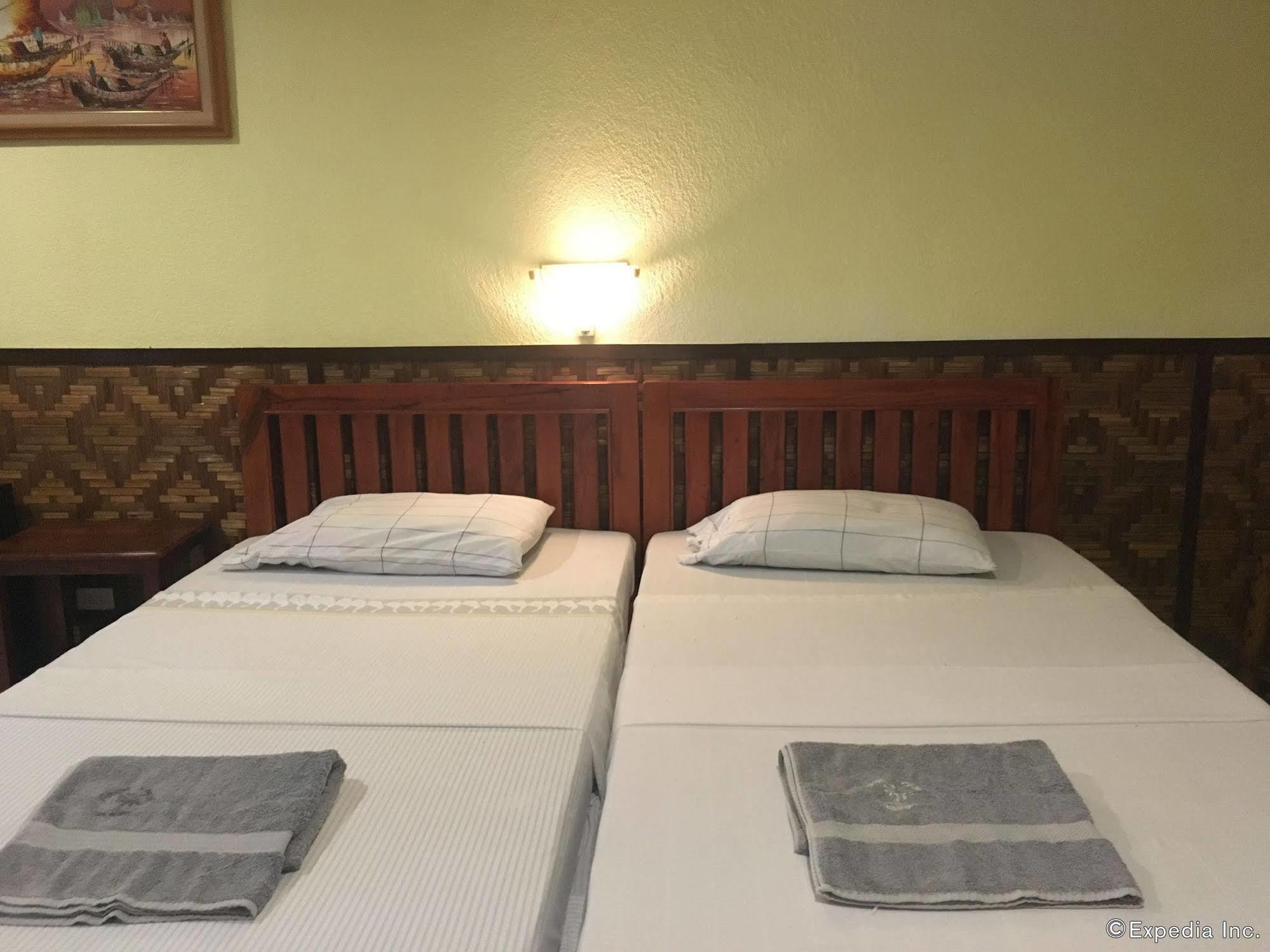 Love'S Beach & Dive Resort 3* Moalboal