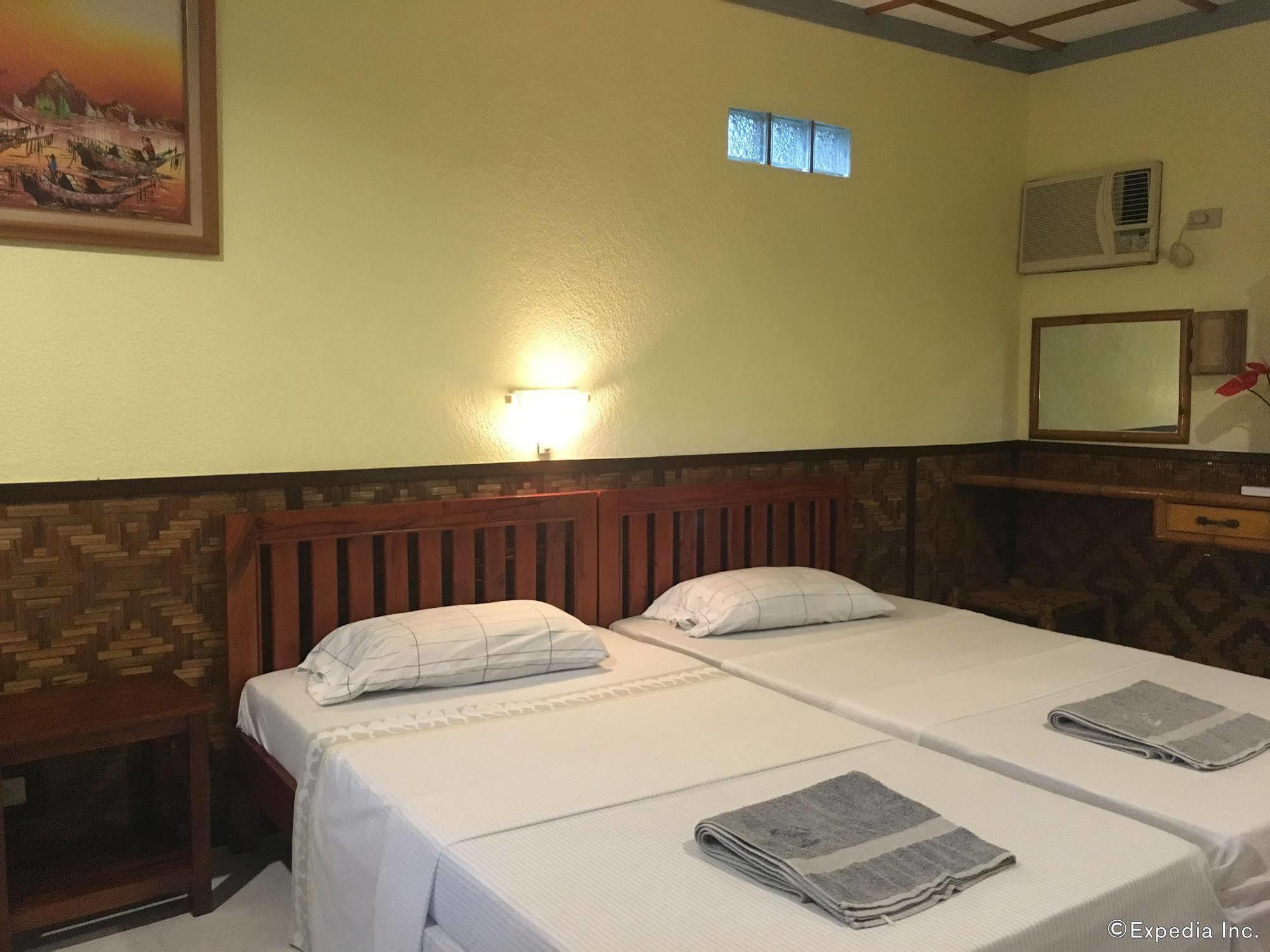 Love'S Beach & Dive Resort 3* Moalboal