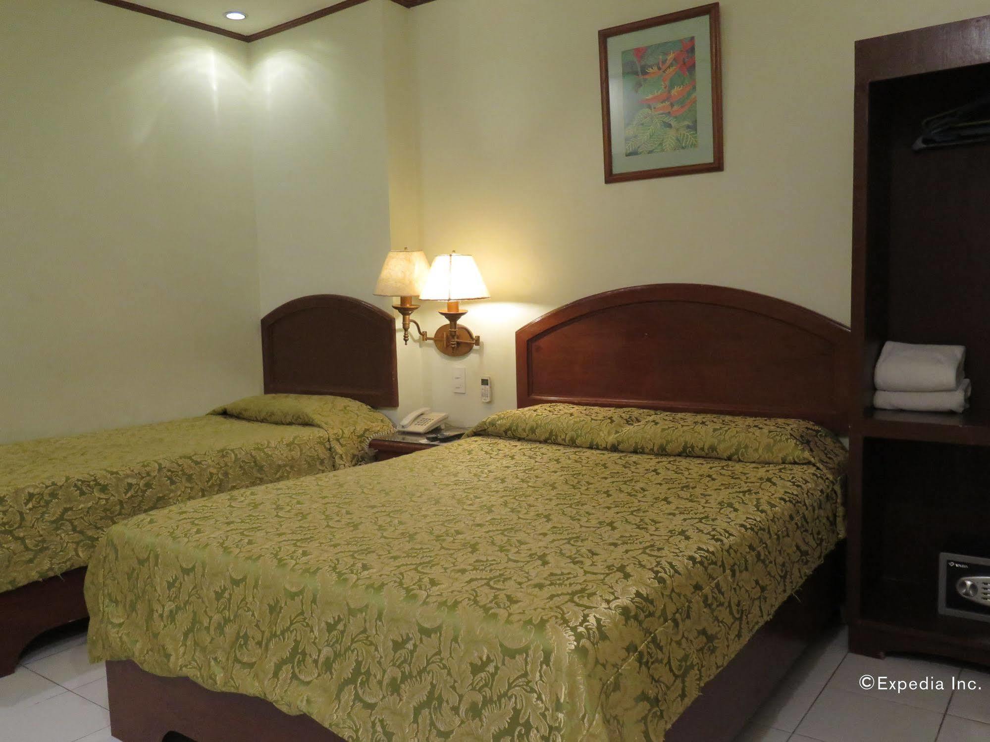 Hotel Oyo 210 Apple Tree 3*
