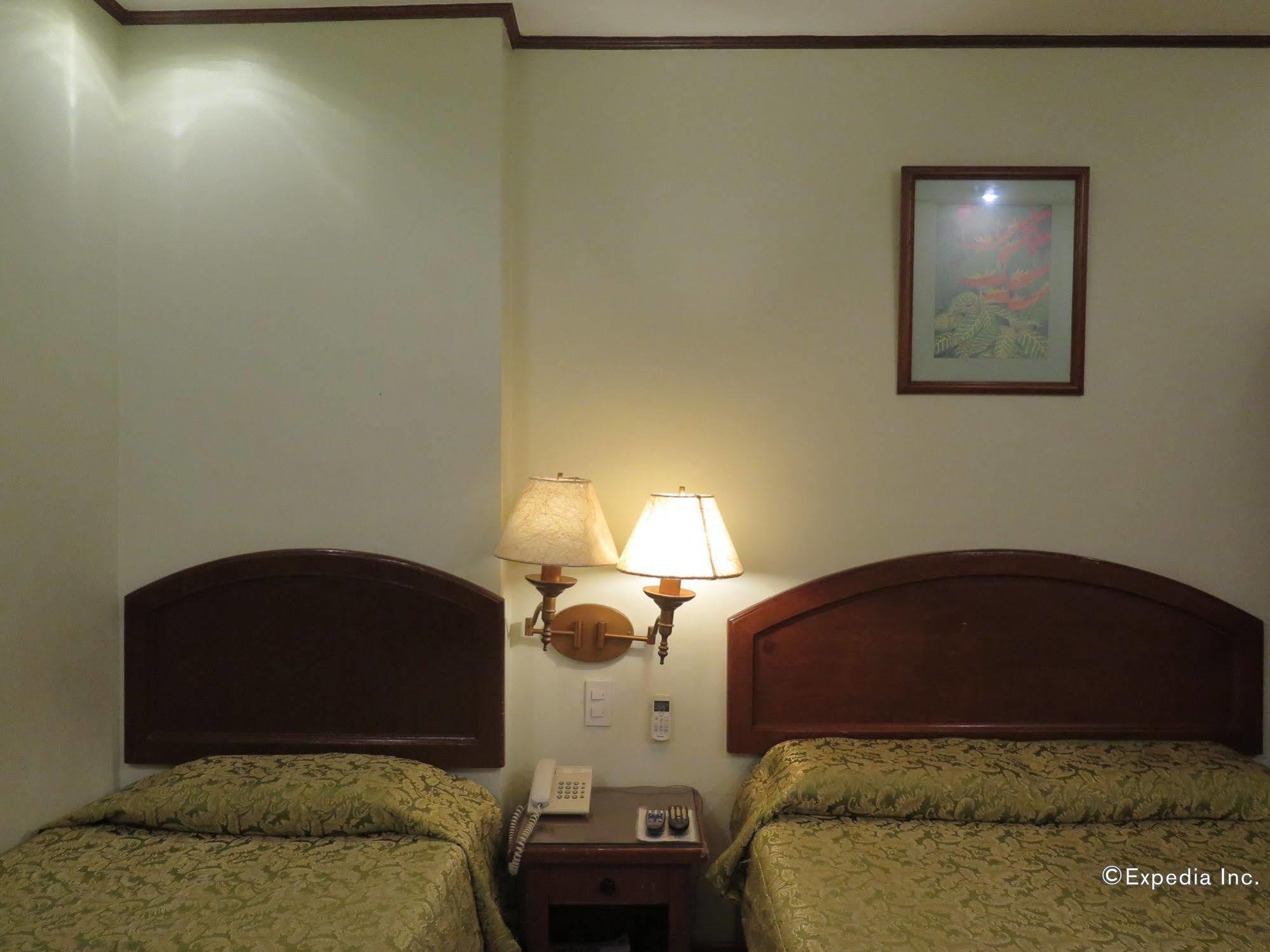 Oyo 210 Apple Tree 3*