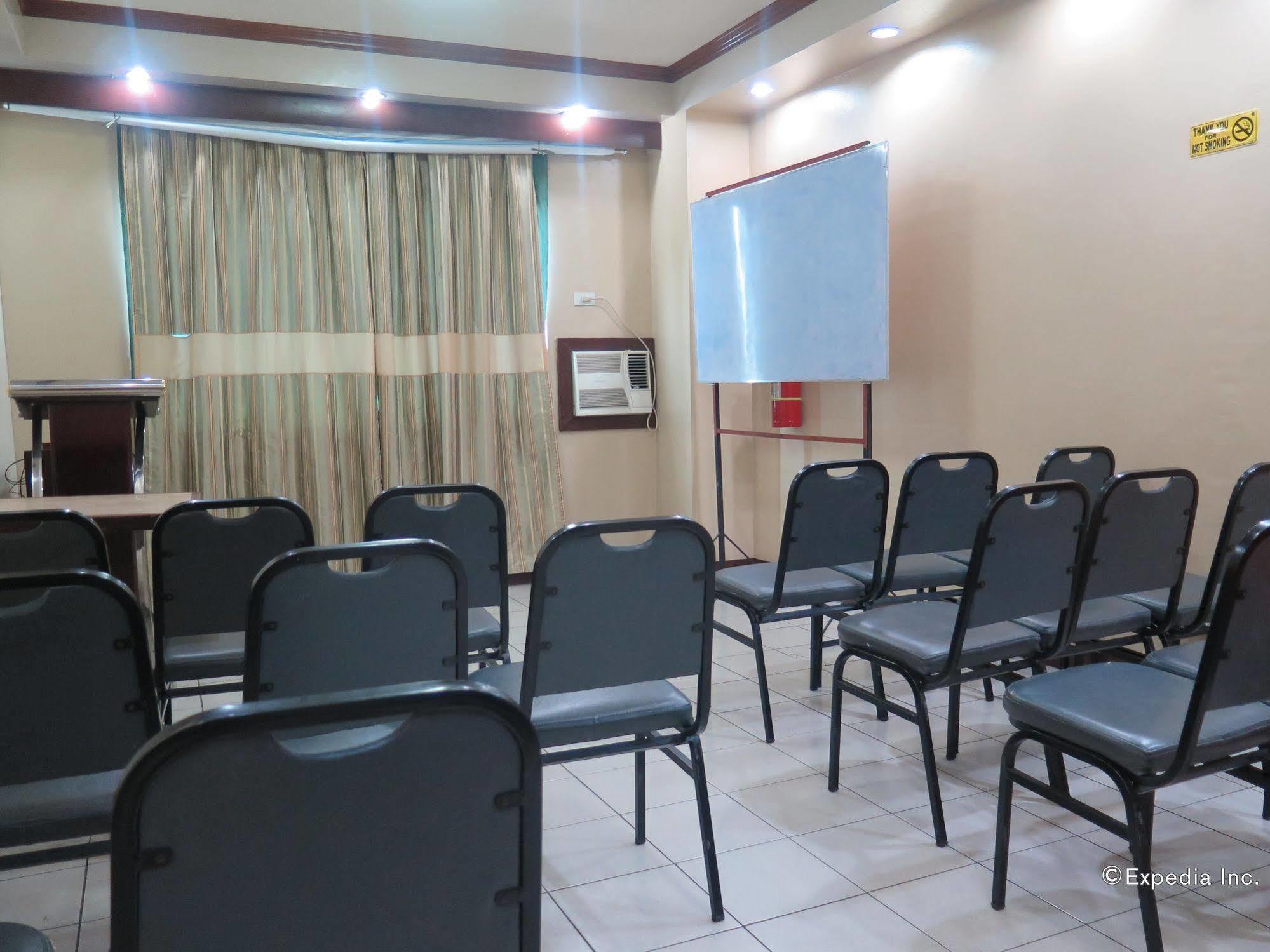 Oyo 210 Apple Tree Hotel 3*