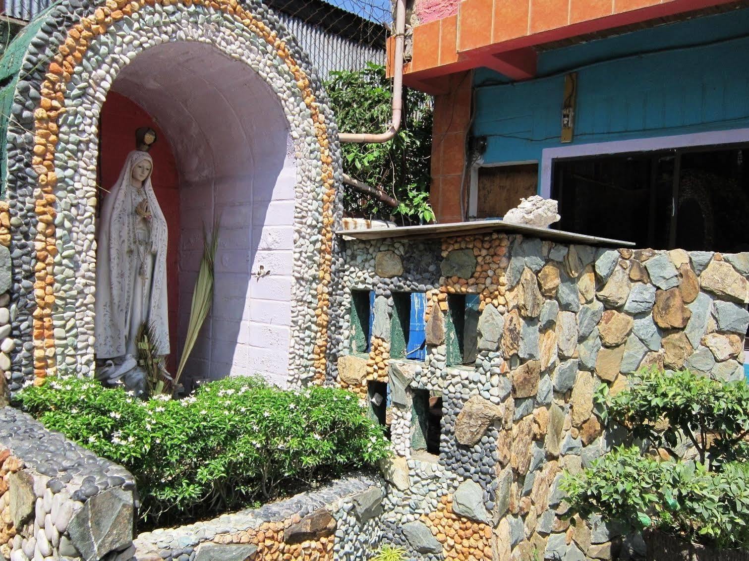 Reddoorz At La Maria And Tourist