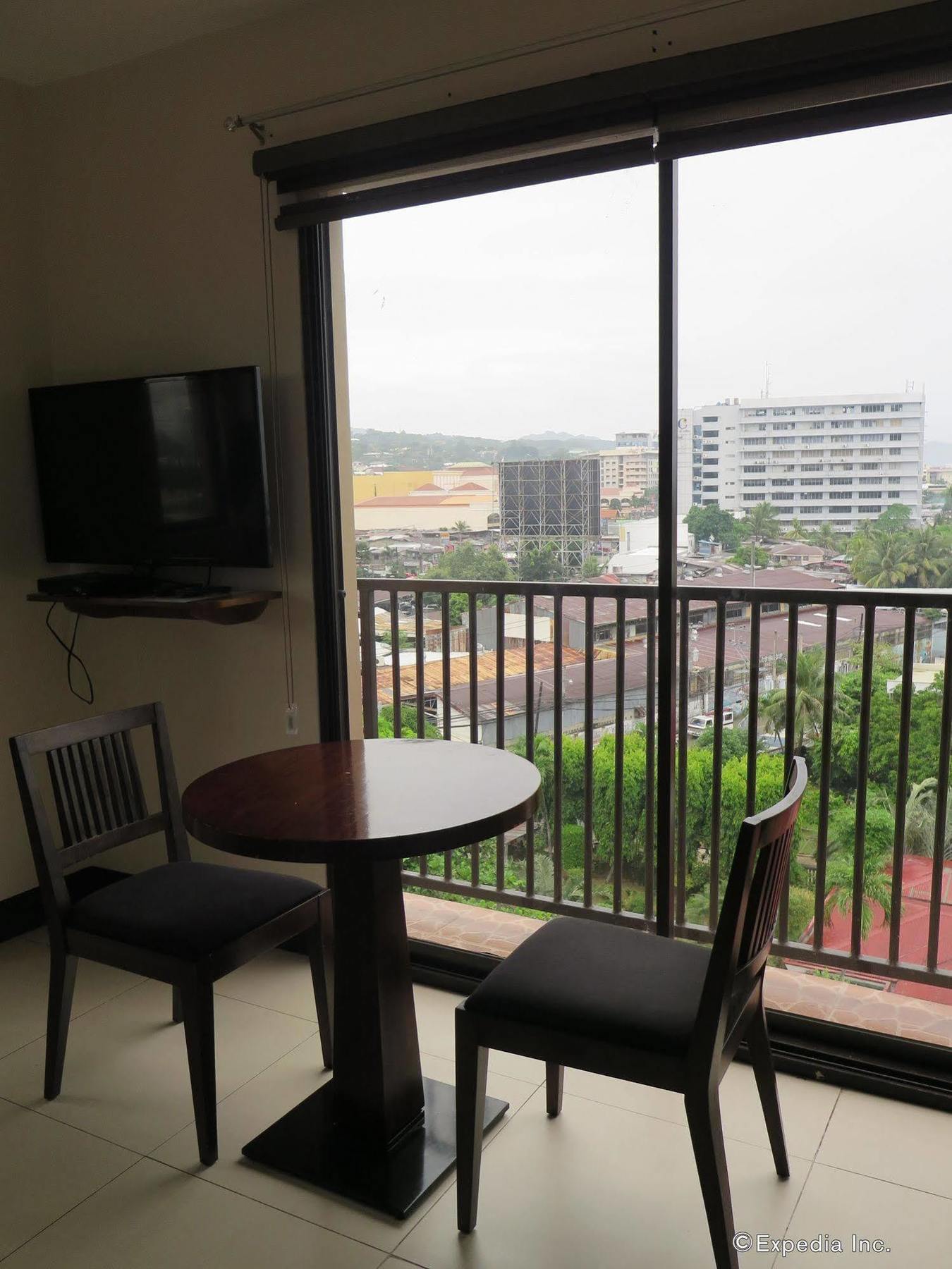 Main & Hotel