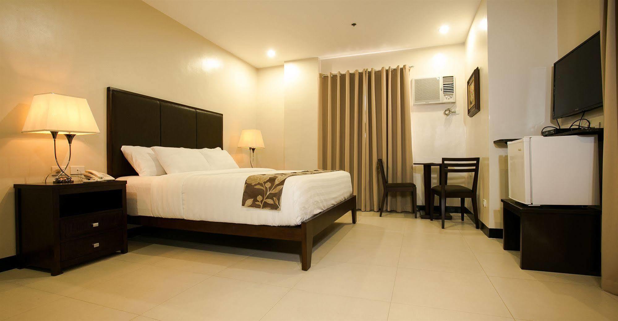 Hotel Main & 2*