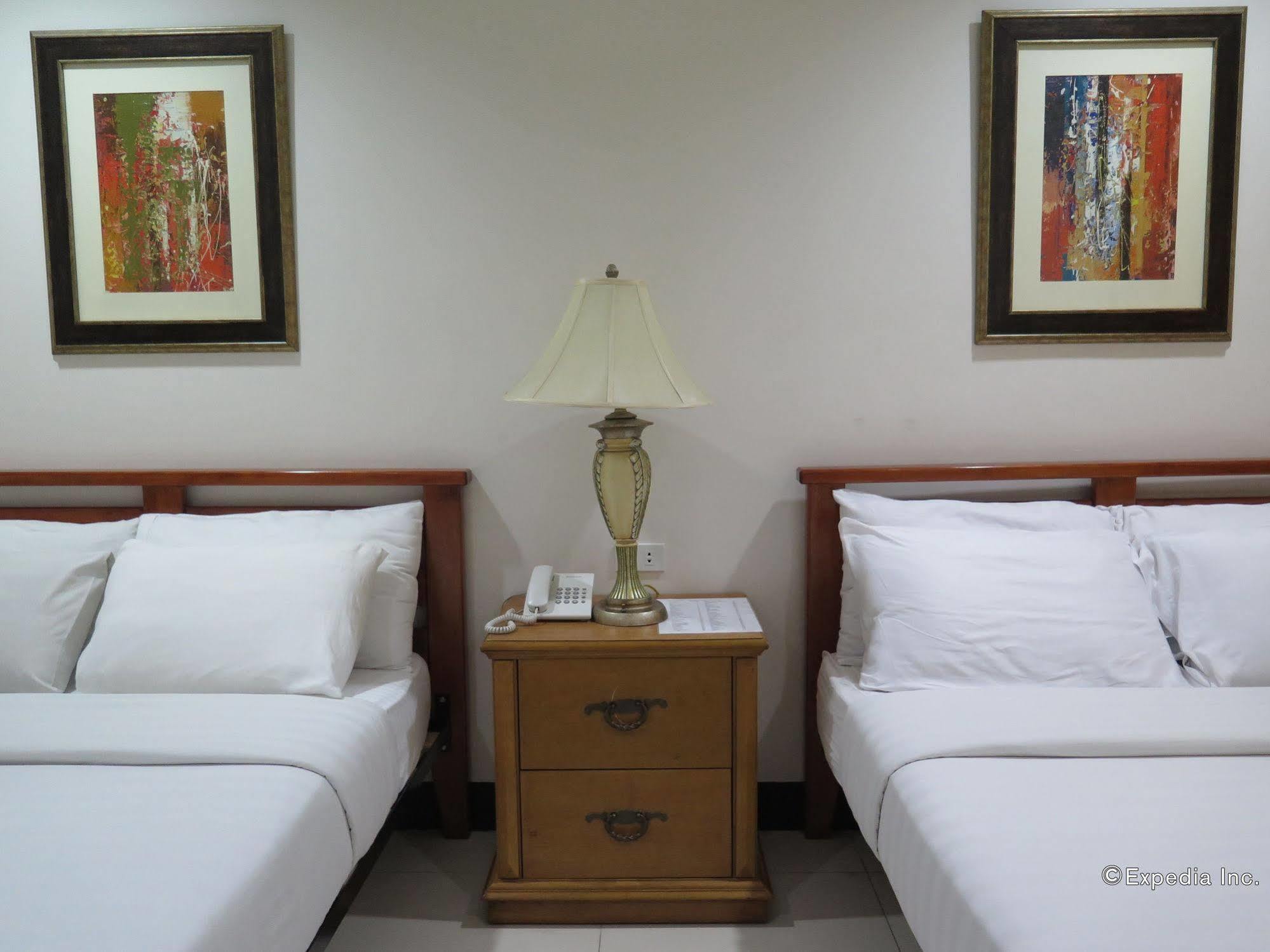 Hotel Main &