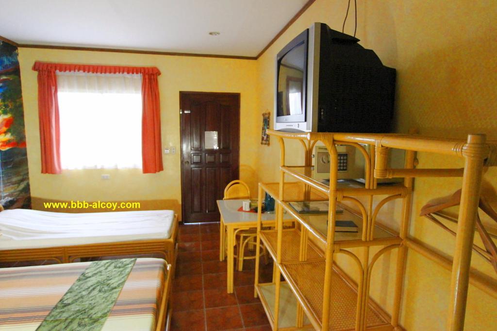 Parrot Paradise 3* Boljoon