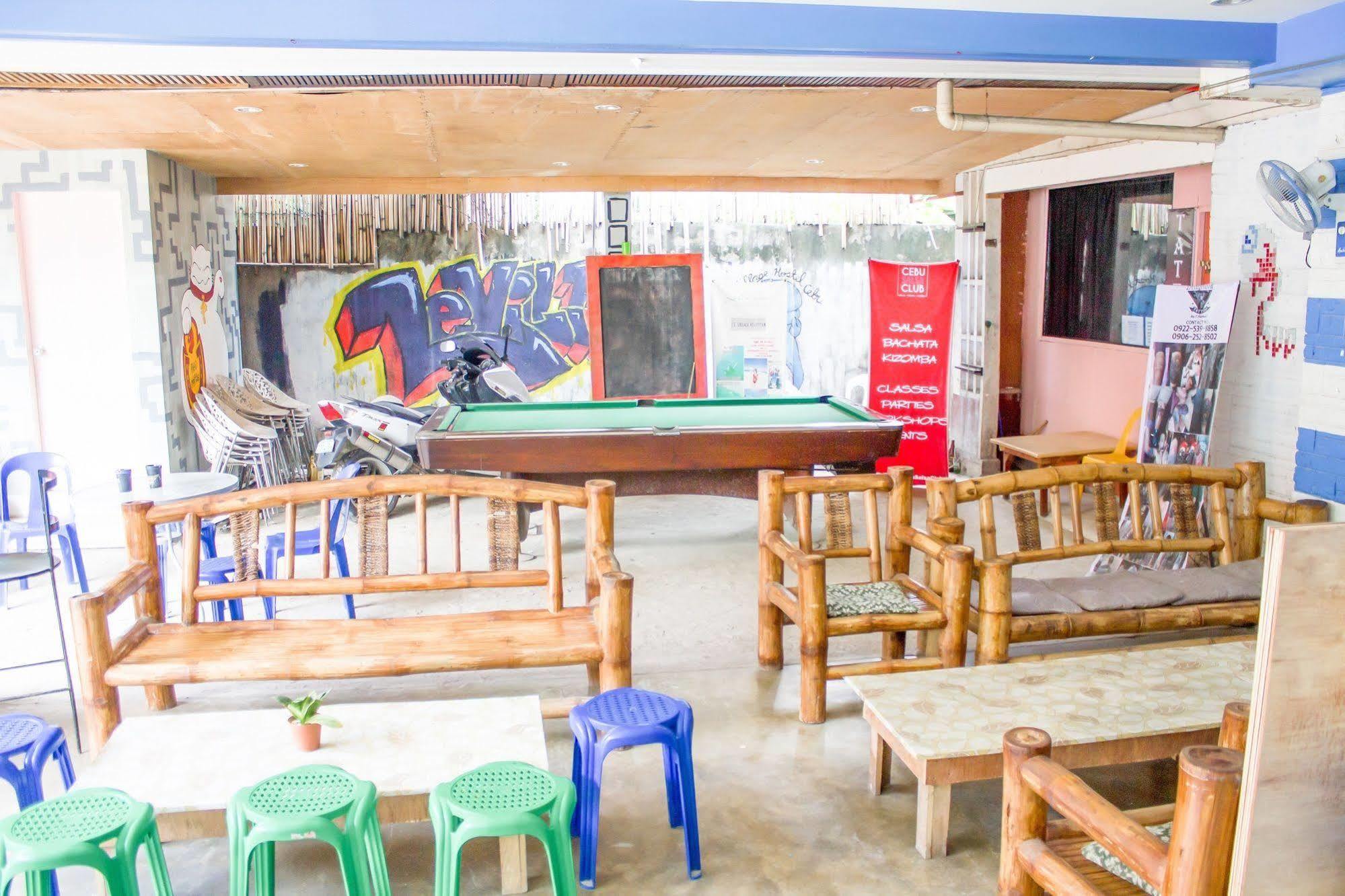 Le Village Hostel *