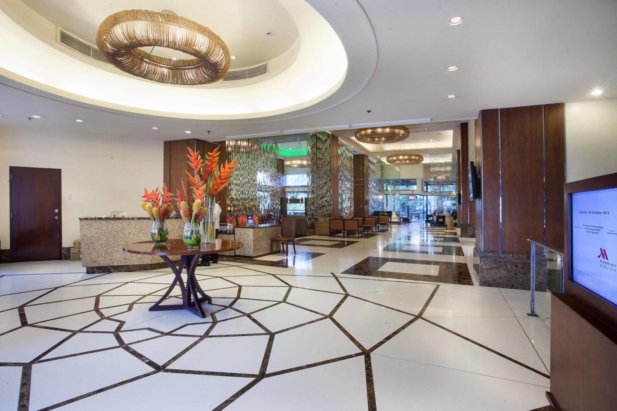 Hotel Seda Ayala Center 5*
