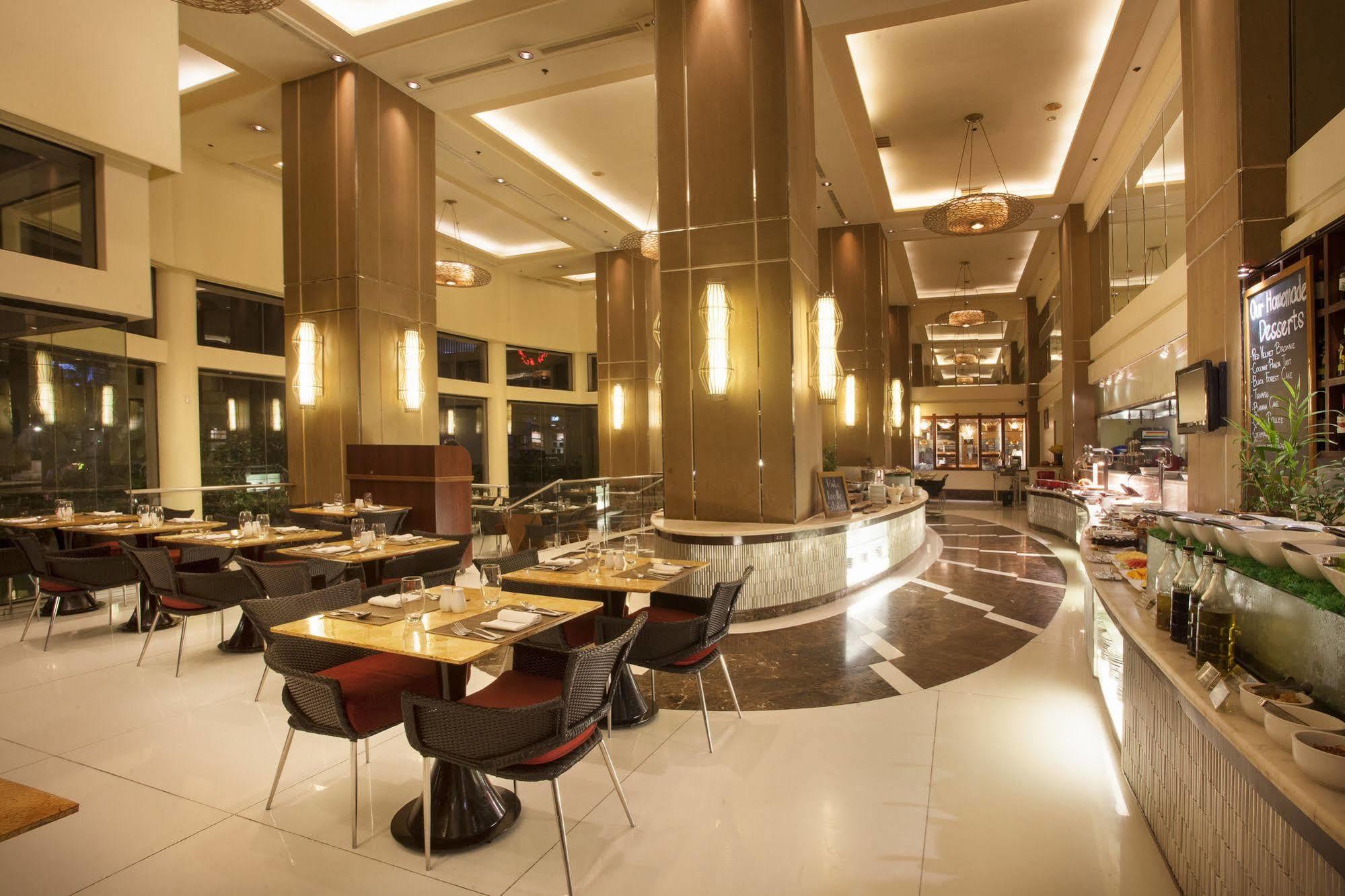 Hotel Seda Ayala Center