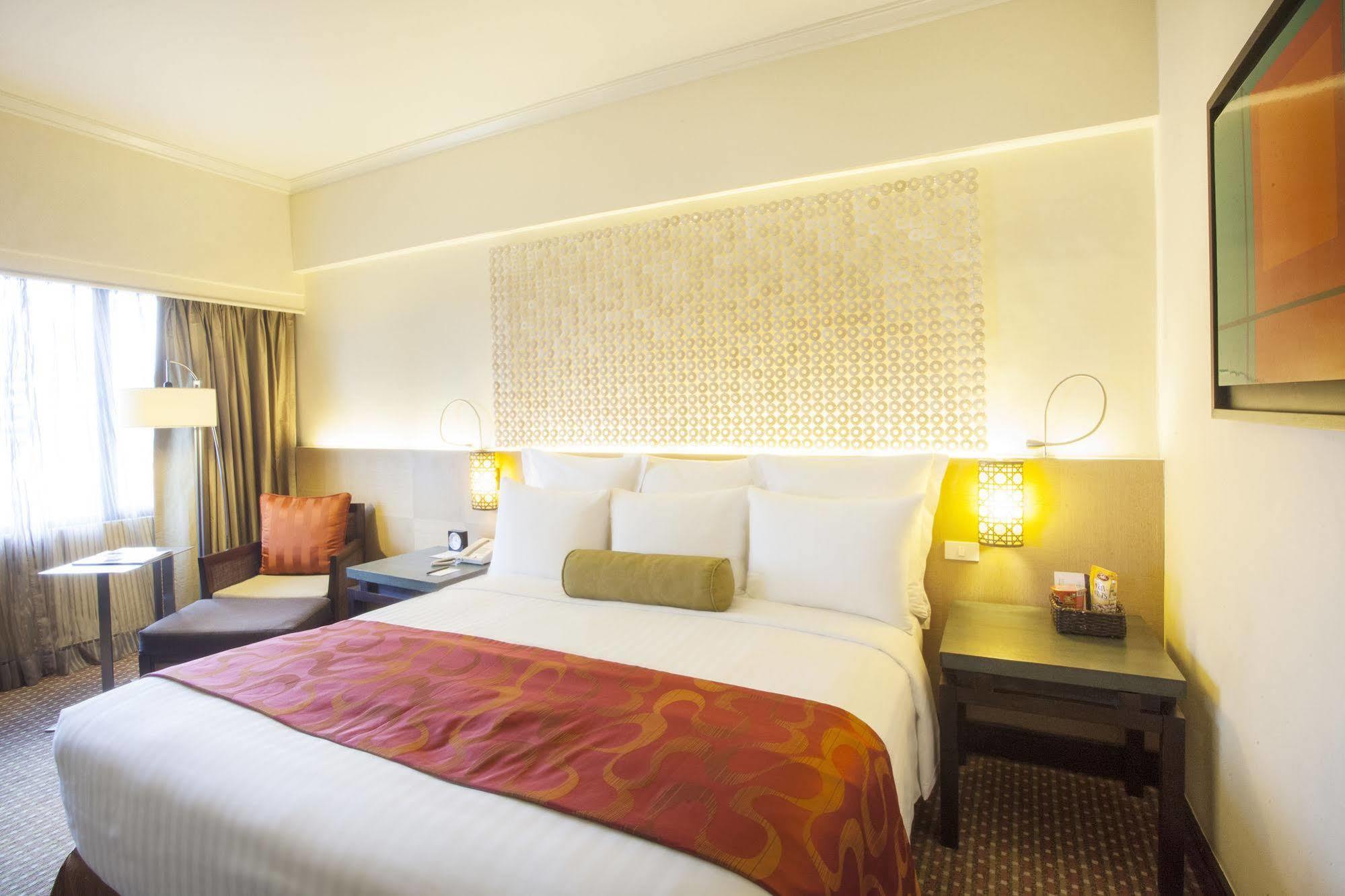 Seda Ayala Center Hotel 5*