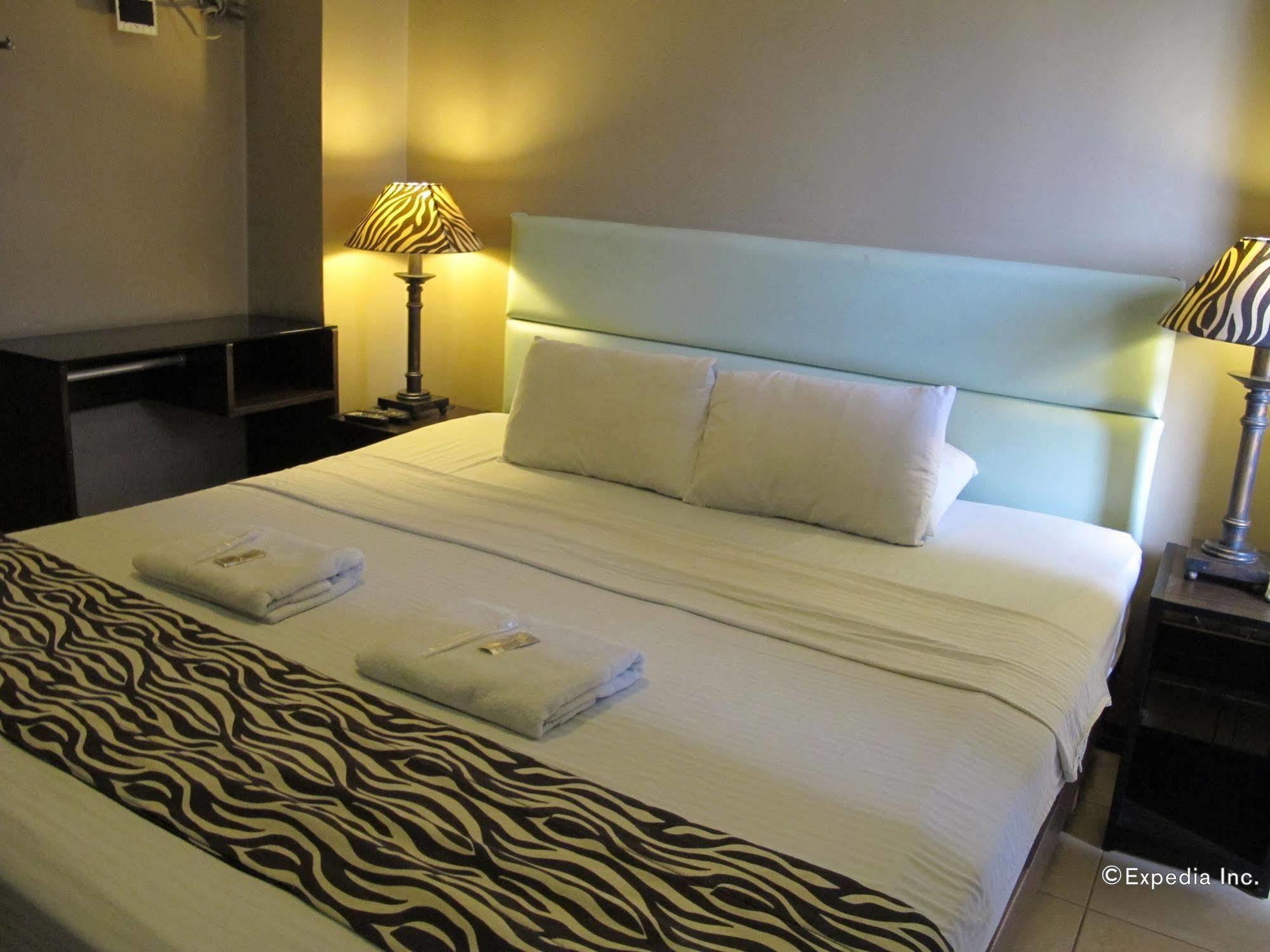 Reddoorz New Era Budget Mabolo Former Reddoorz Near Landers Superstore Hotel Cebu