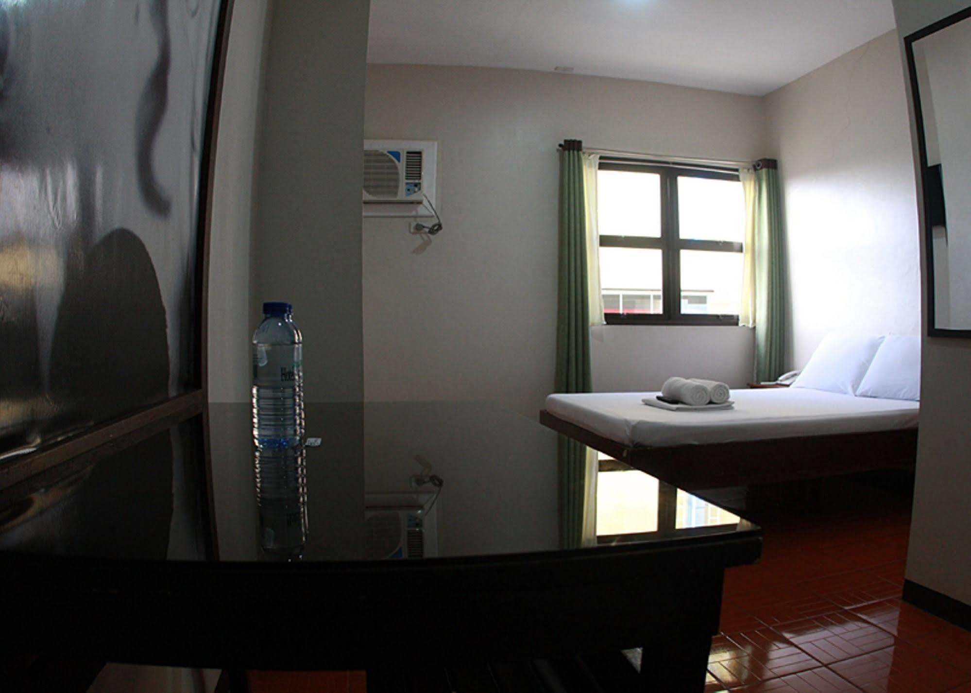 California Hotel 2*