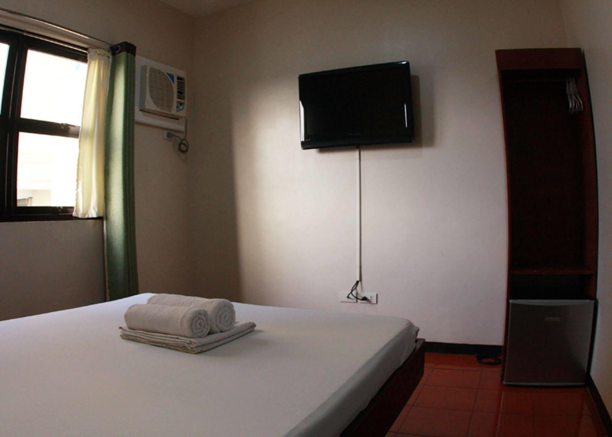 Hotel California 2*