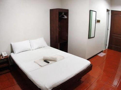 California 2* Lapu-Lapu City