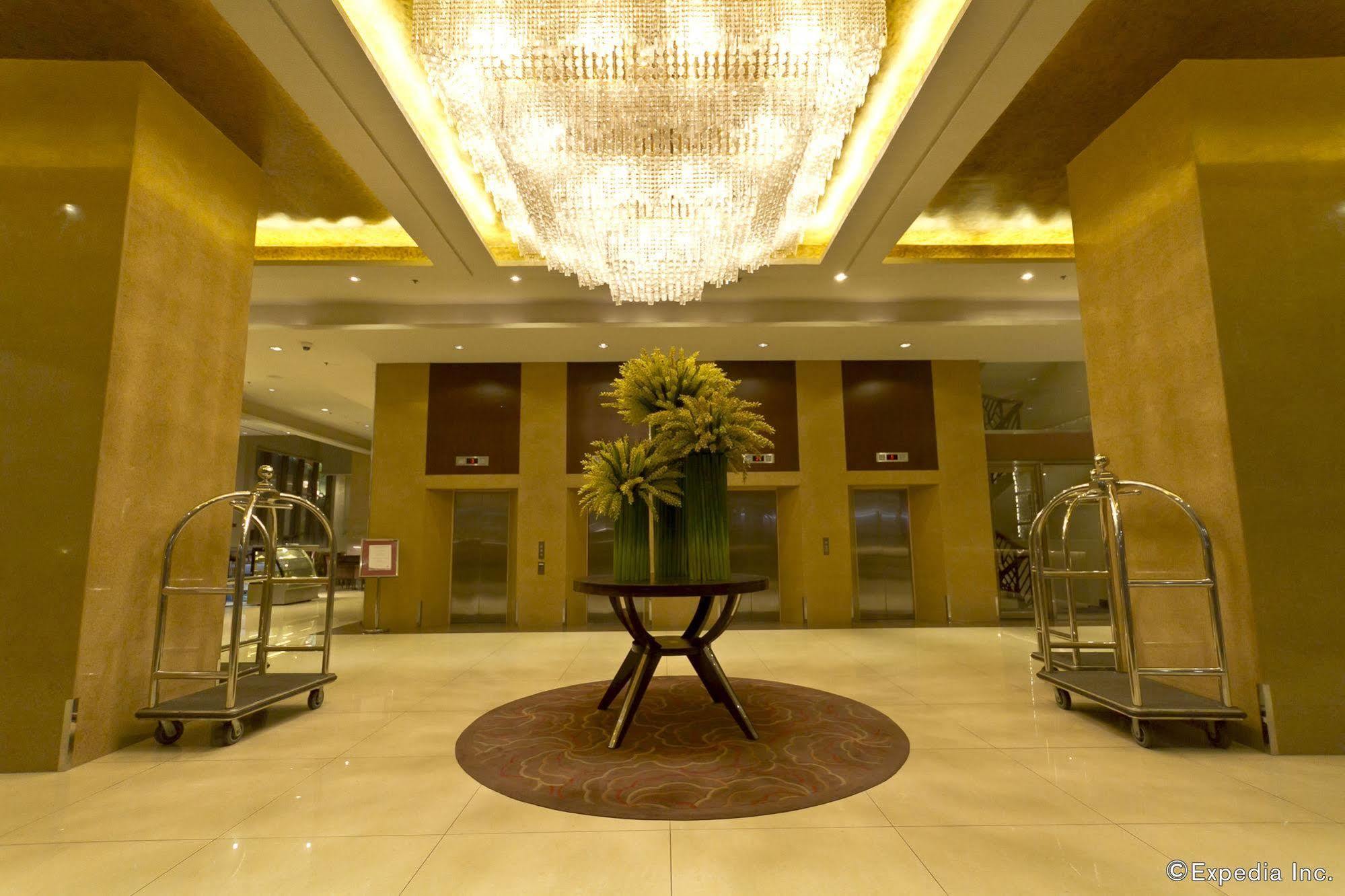Mandarin Plaza 3* Cebu