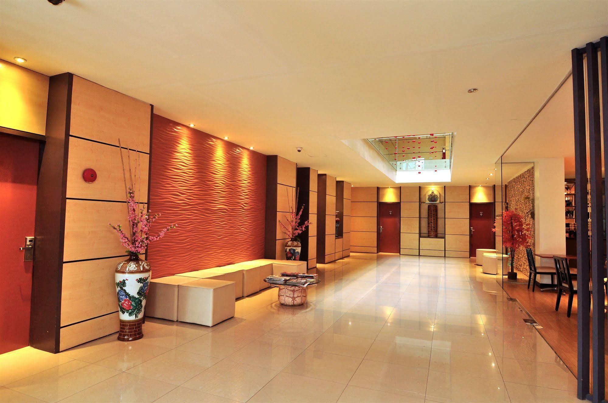 Hotel Dynasty Tourist