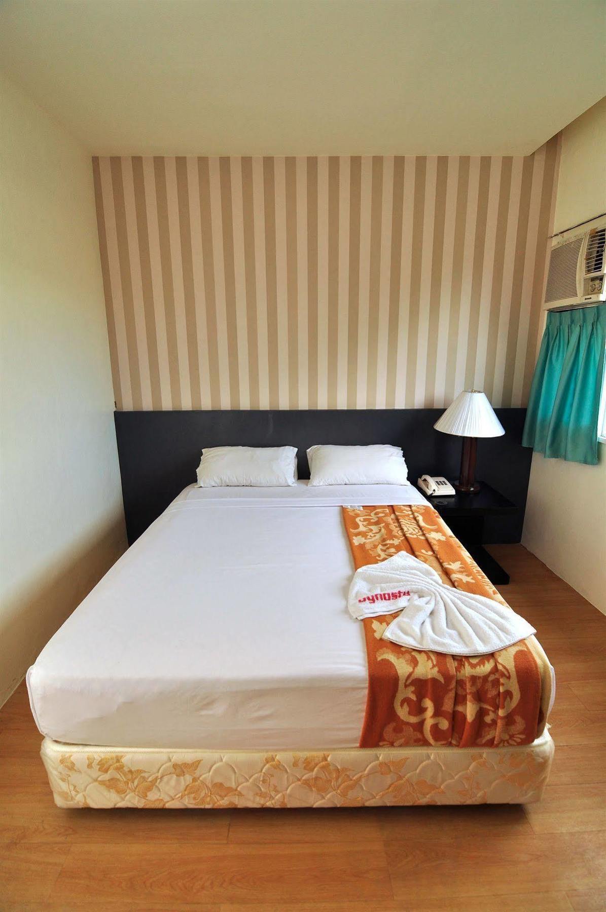 Hotel Dynasty Tourist 3*