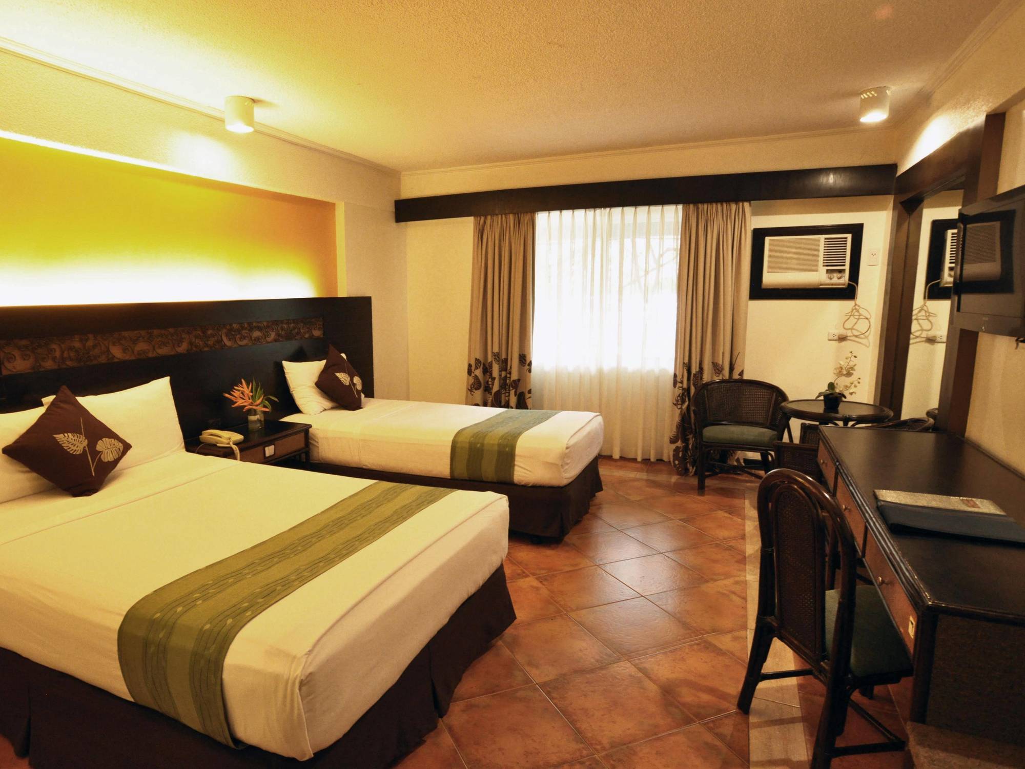 Hotel Montebello 4*