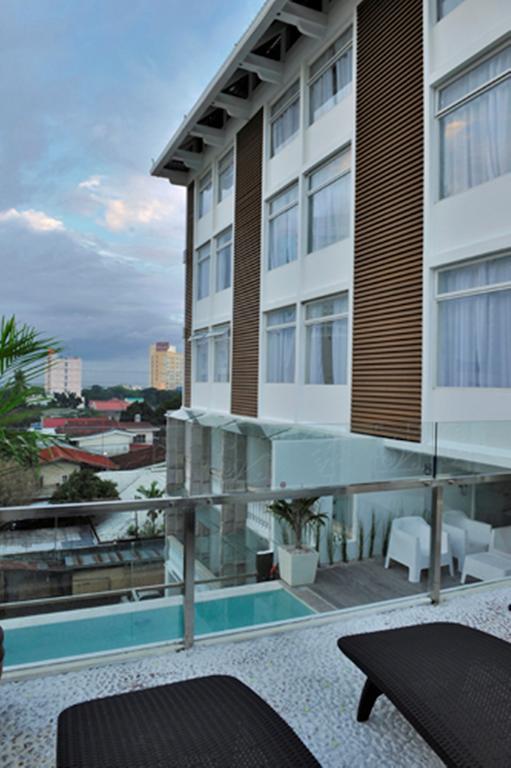 Wellcome 3* Cebu