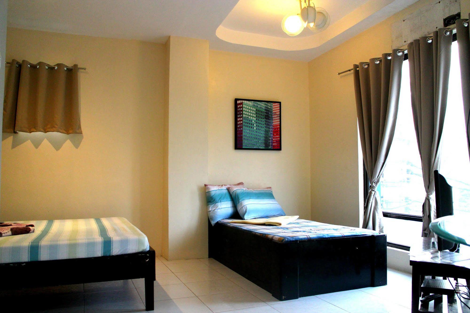 Budget - Center Hotel