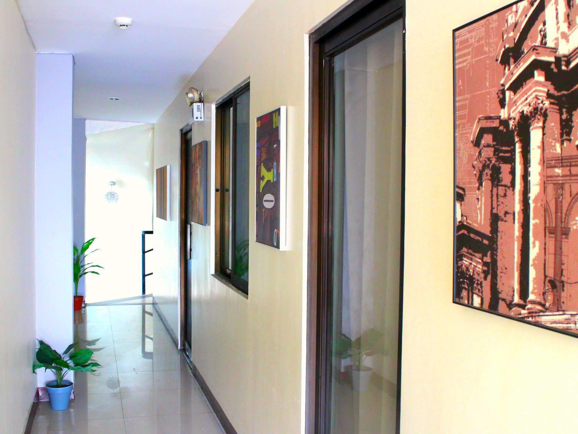 Hotel Budget - Center *