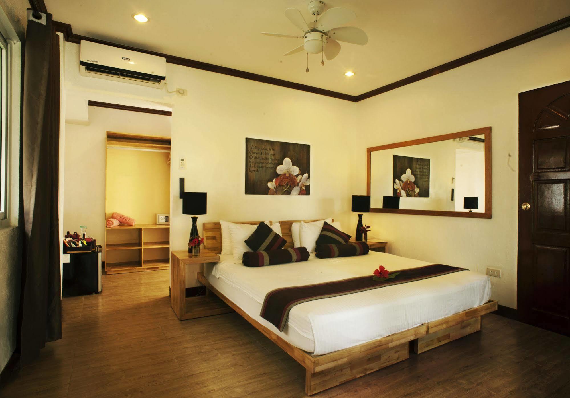 Buena Vida And Hotel Logon