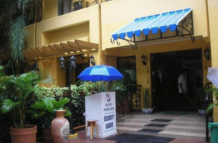 bahay-panuluyan Pacific Pensionne 2*